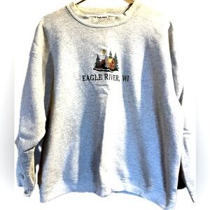 Vintage Eagle River WI sweatshirt. Women’s  size XL